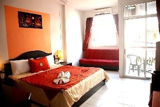 Casa Bonita Guest House Patong Екстериор снимка